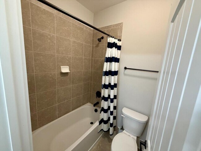 Building Photo - 1316 Spicer Ln