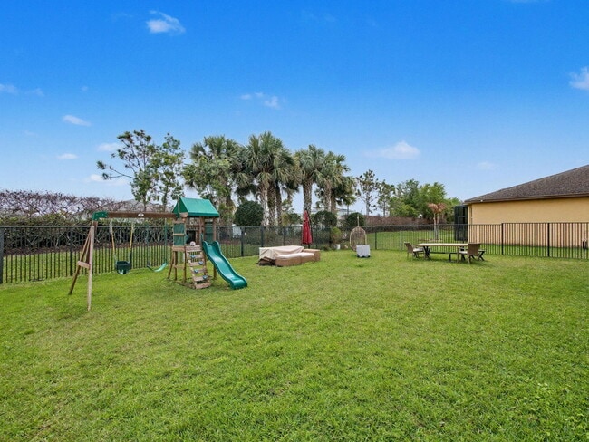 Building Photo - 11316 SW Barton Way
