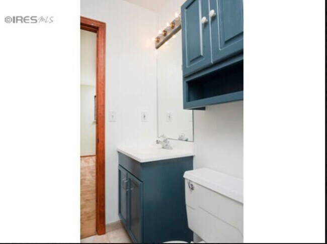 Building Photo - 1840 Del Rosa Ct