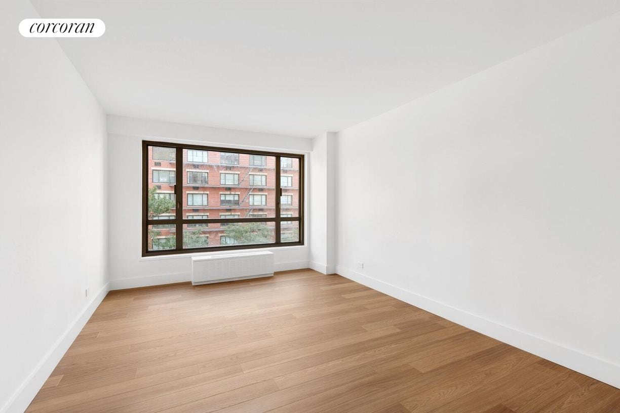 Building Photo - 501 E 87th St