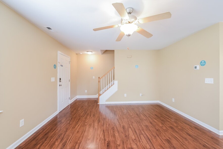 Building Photo - 3384 Tinley Park Dr