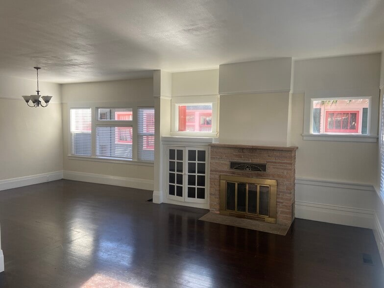 Building Photo - 3145 E St