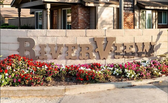 Building Photo - Serene River View Community in East Ventura!