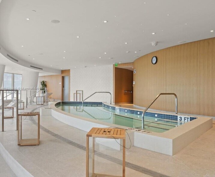 Building Photo - 300 Biscayne Blvd Way