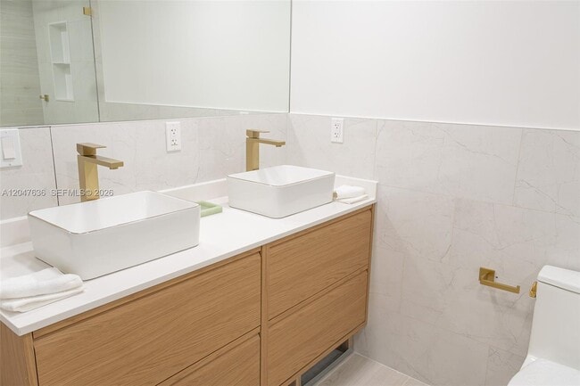 Building Photo - 3051 N Course Dr