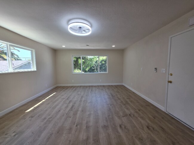 Building Photo - 24542 San Marcos Dr