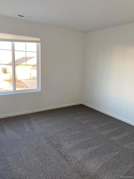 Building Photo - 2714 Admer Dr