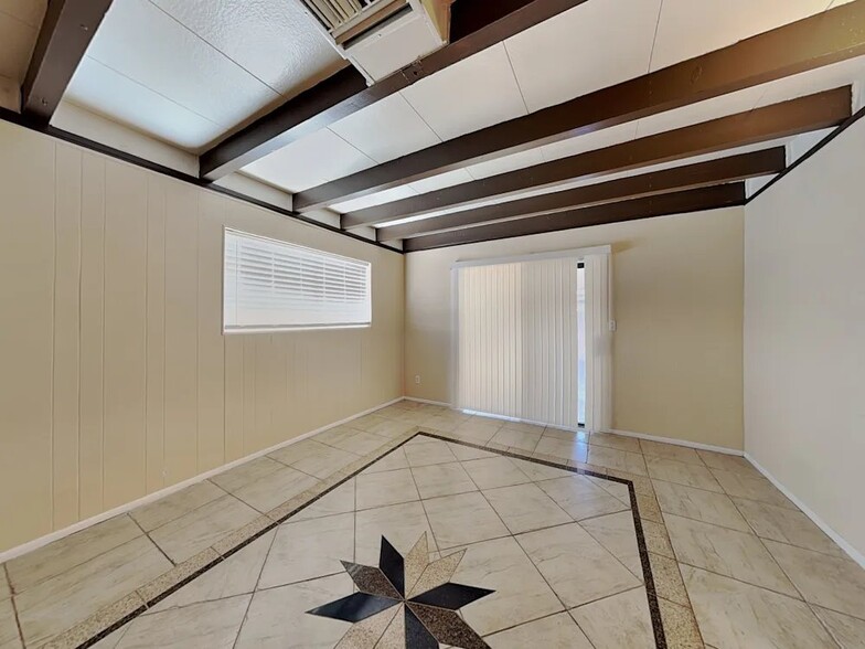 Building Photo - 3734 W Columbine Dr
