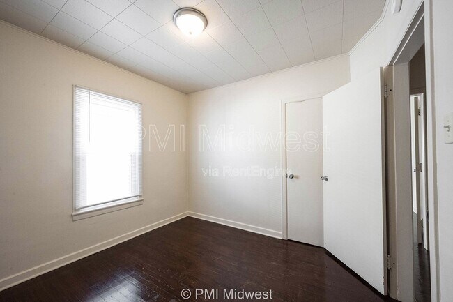 Building Photo - 264 N Holmes Ave