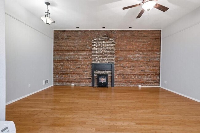 Building Photo - 2 bedroom in Enumclaw WA 98022