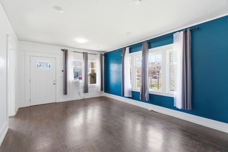 Building Photo - 423 Mill St