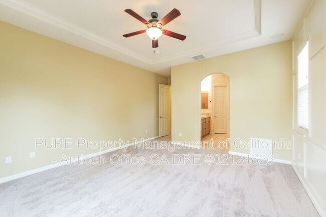 Building Photo - 2340 Indian Springs Dr