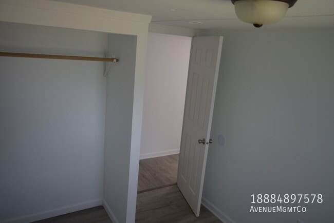 Building Photo - 715 23rd St NW