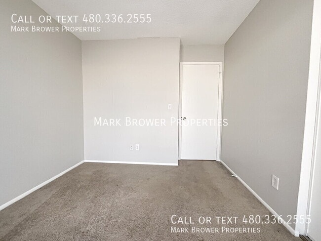 Building Photo - 1349 W Gila Ln