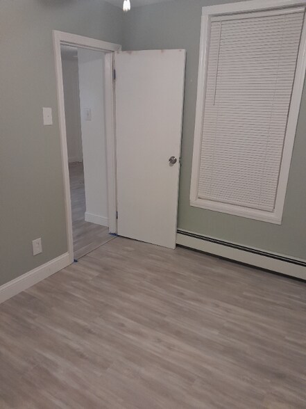 Building Photo - 206 Paris St