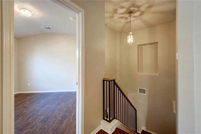 Building Photo - 1310 W Parmer Ln