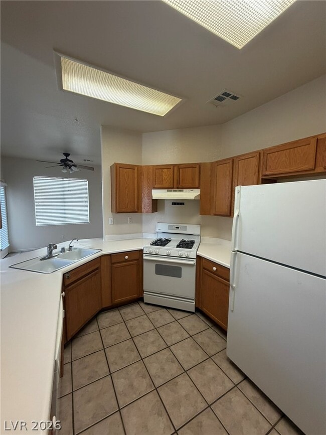 Building Photo - 7821 Sungrove Ct