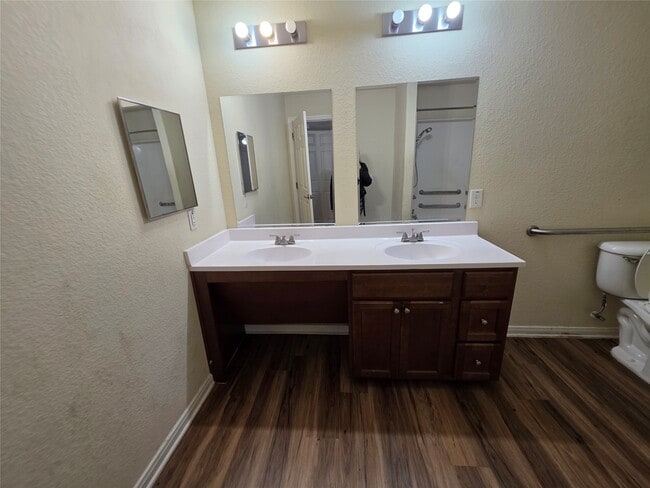 Building Photo - 2402 14th Ave N