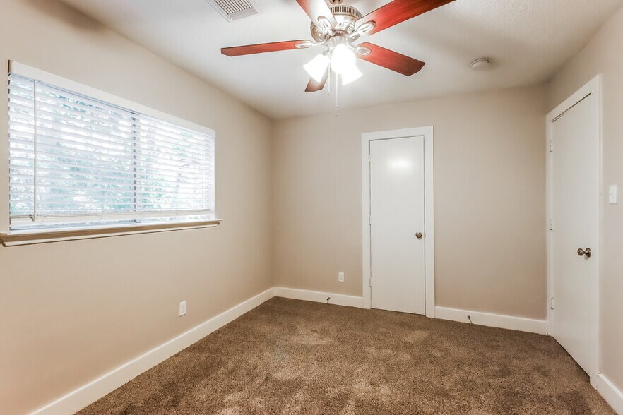 Building Photo - 18105 Red Pine Ct