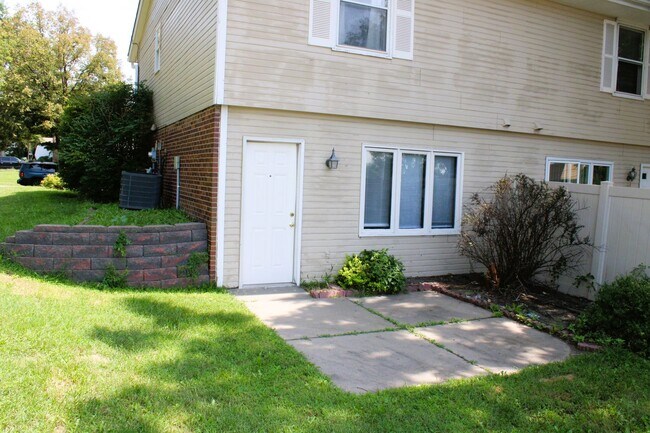 Building Photo - 8501 Morning Glory Ln
