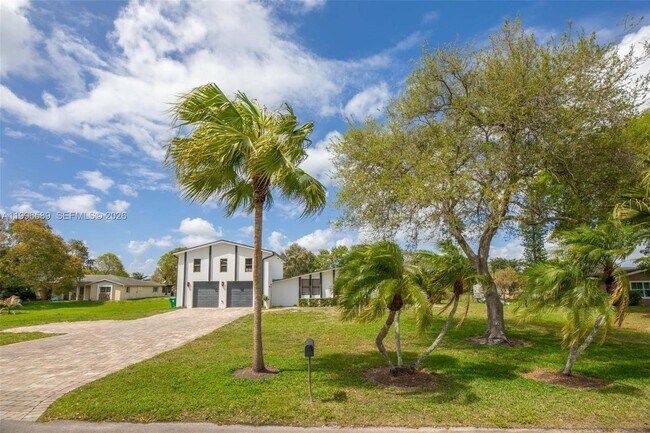 Building Photo - 17101 SW 48th St