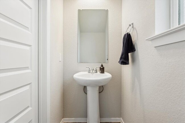 Building Photo - 5001 Black Onyx Dr
