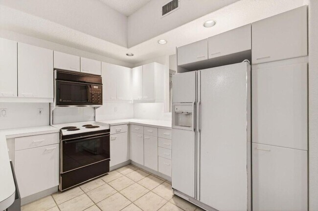 Building Photo - 2512 Coco Plum Blvd