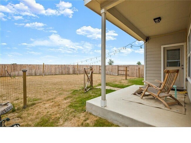 Building Photo - 328 Majestic Cedar Ct