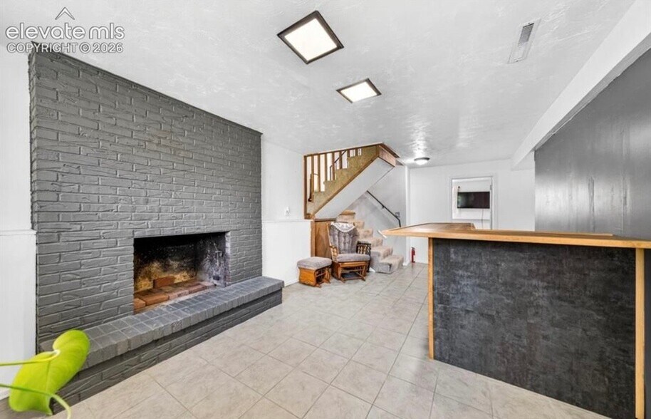 Building Photo - 2071 Cll Fontana