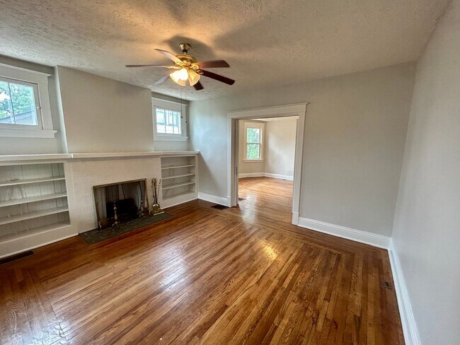 Building Photo - Norwood - Lovely, clean quiet 2+ bed 1.5 ba townhome