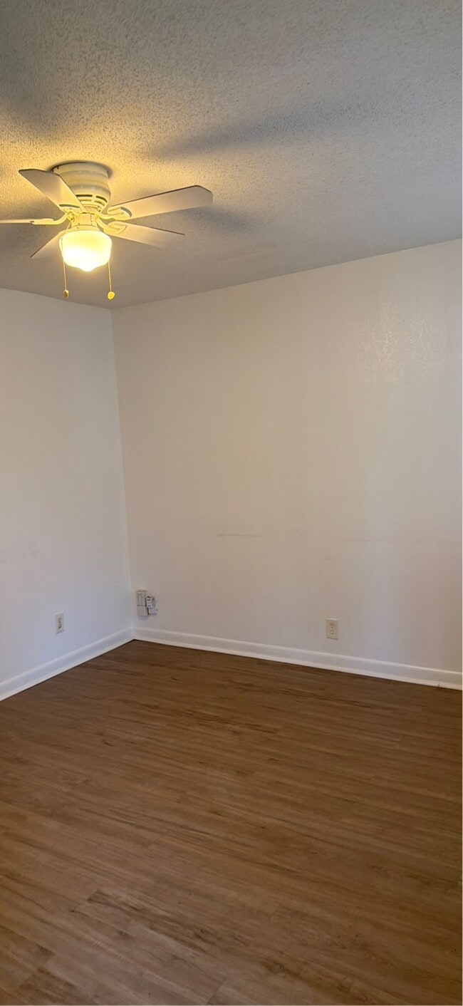 Building Photo - 2721 Clayton Dr NW