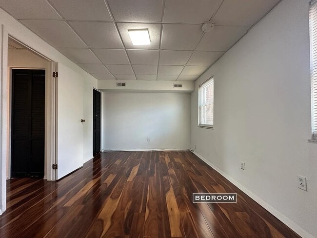 Building Photo - 6642 Frankford Ave