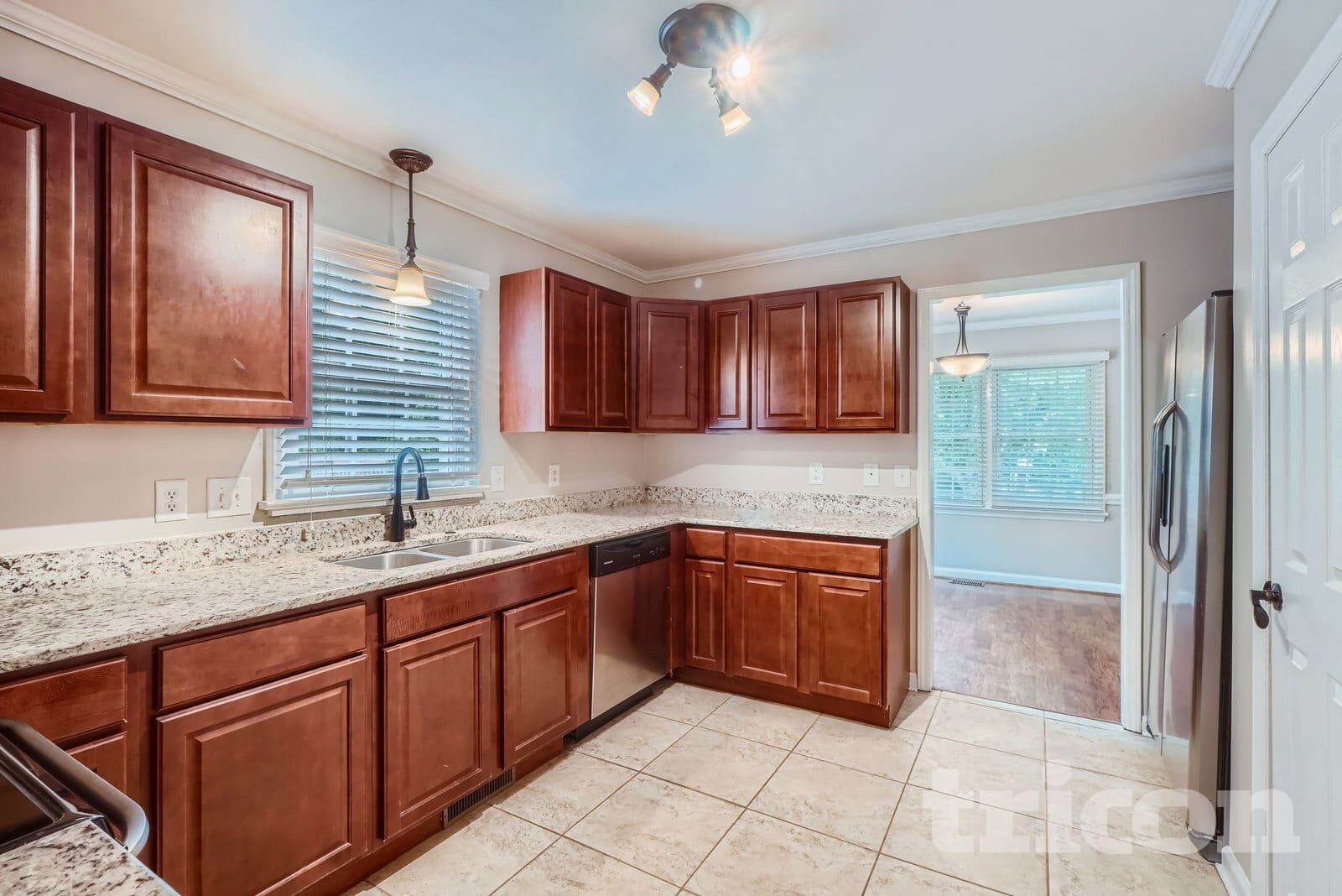 Building Photo - 2201 Fox Hunt Dr