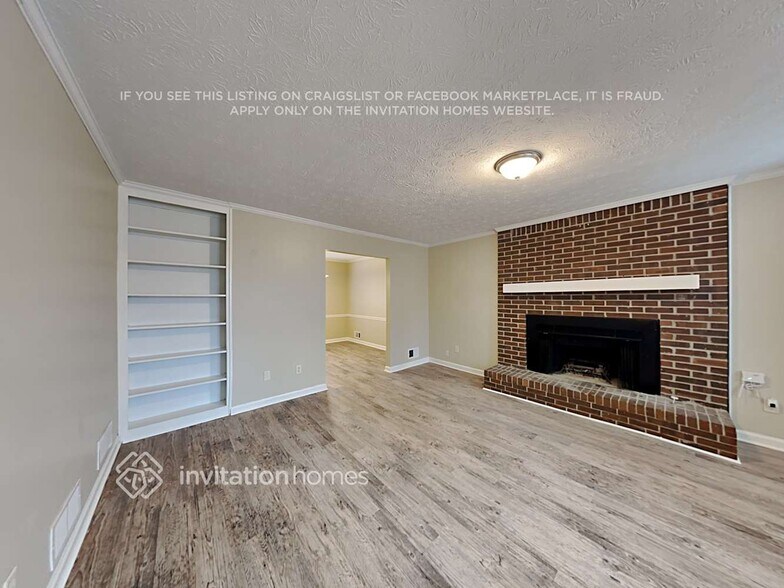 Building Photo - 3364 Dearwood Dr SW
