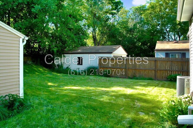 Building Photo - 1317 Herrick Ave NE