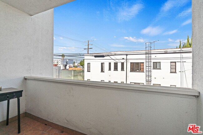 Building Photo - 1420 S Bedford St