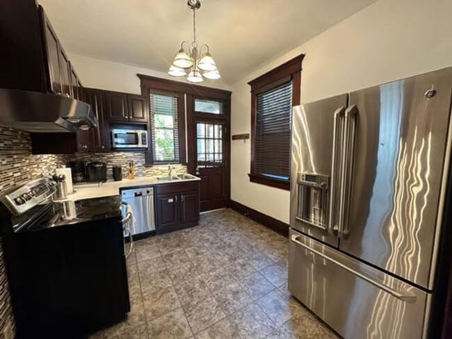 Building Photo - Victorian Village / Short North Single Family House!