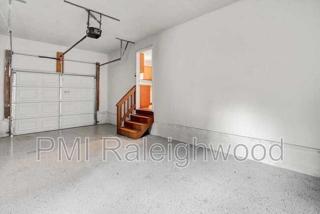 Building Photo - 1300 Poplar Ridge Rd