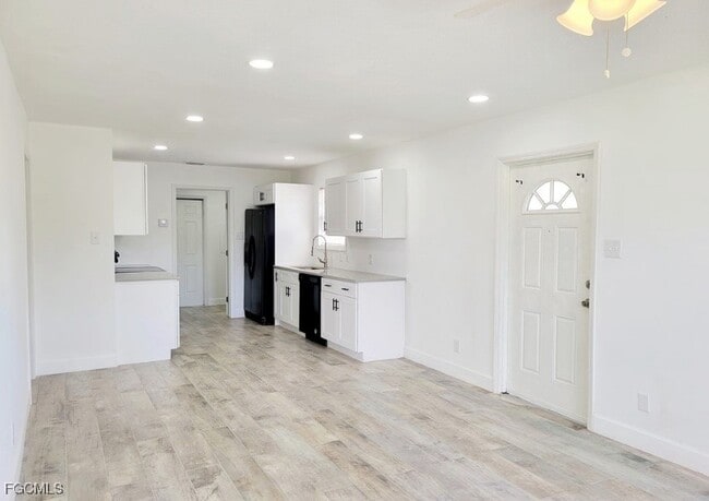 Building Photo - 9765 Montana Ct