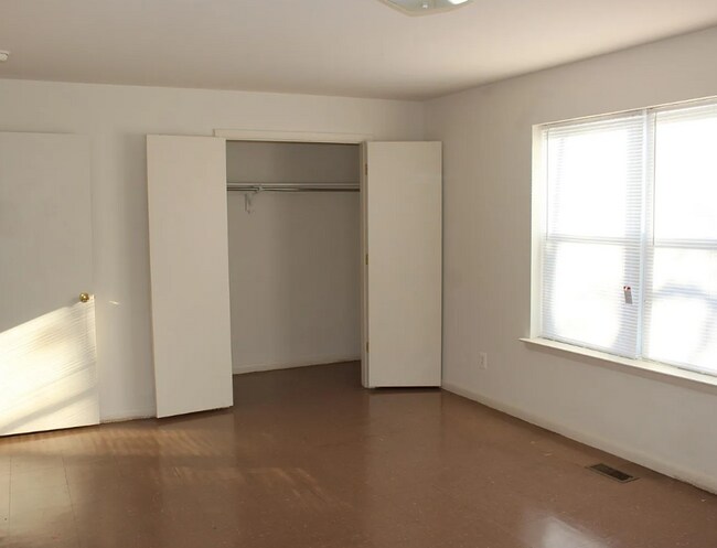 Building Photo - 928 N 42nd St