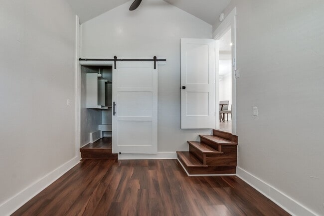 Building Photo - Luxury remodel in NW Oklahoma City