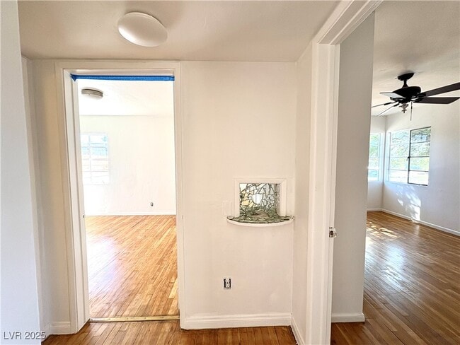 Building Photo - 1425 Bracken Ave