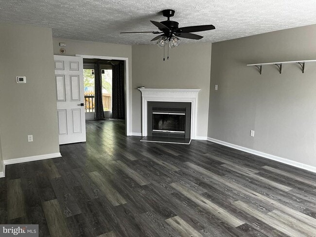 Building Photo - 321 Tudor Dr