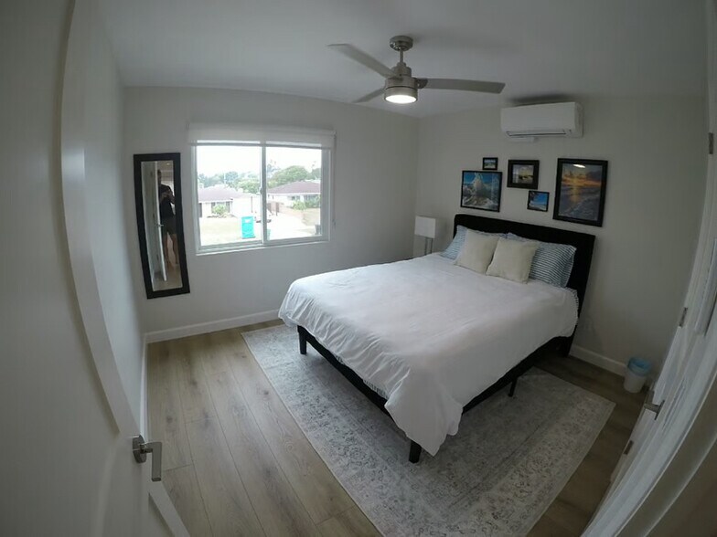 Building Photo - 4017 Del Mar Ave