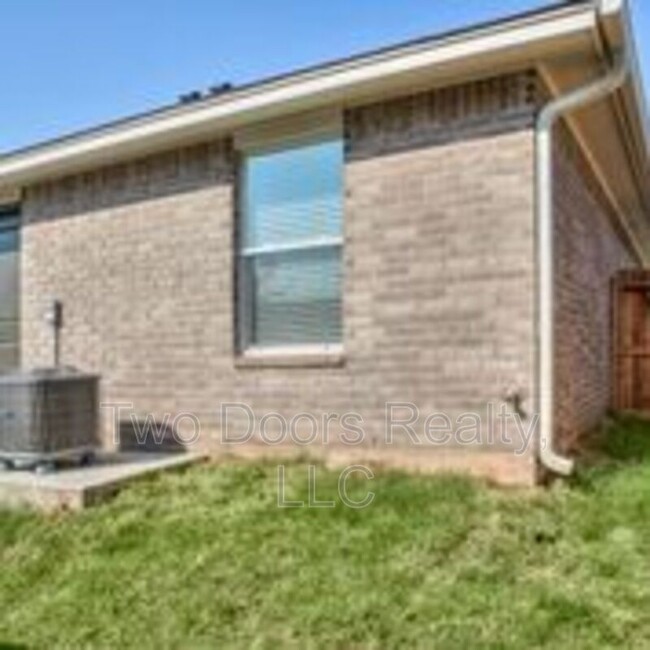 Building Photo - 5023 Avion Ct