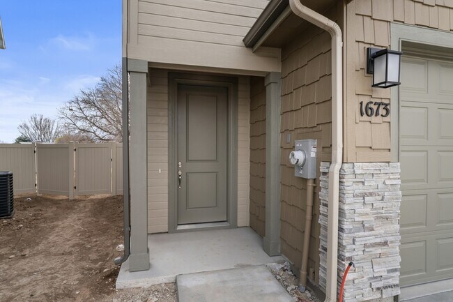 Building Photo - 1673 N Solterra Ln