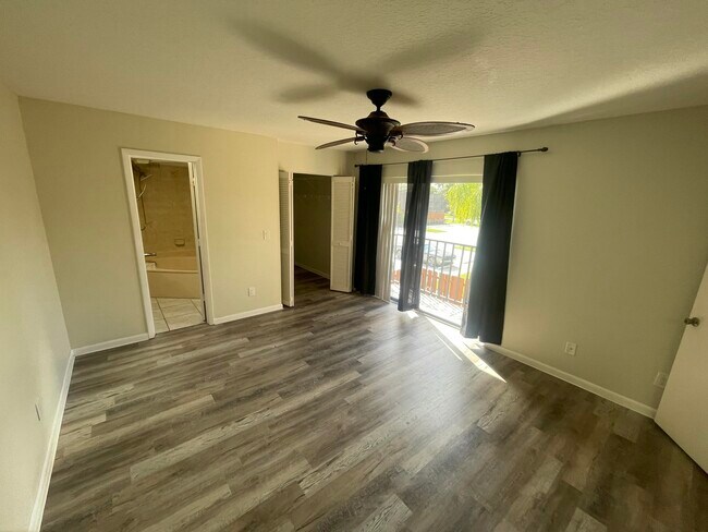 Building Photo - 5881 SE Windsong Ln