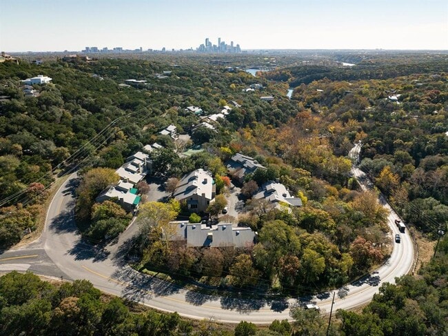 Building Photo - 1821 Westlake Dr