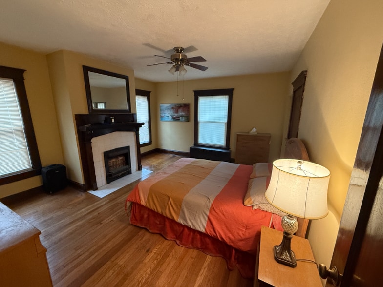 Building Photo - 639 Mulberry Ave