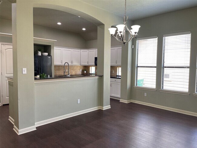 Building Photo - 951 Oak Terrace Dr